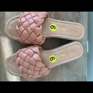 Women’s Marcella Sz 9 platform shoe